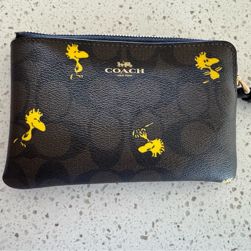 Coach X Peanuts Woodstock wristlest